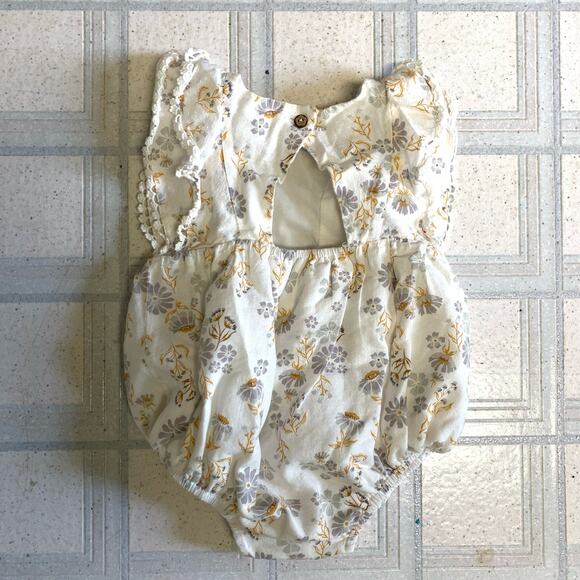 Rachel Zoe Baby Floral Cream Romper with Key Hole Back Size 3-6 Months - Picture 4 of 5